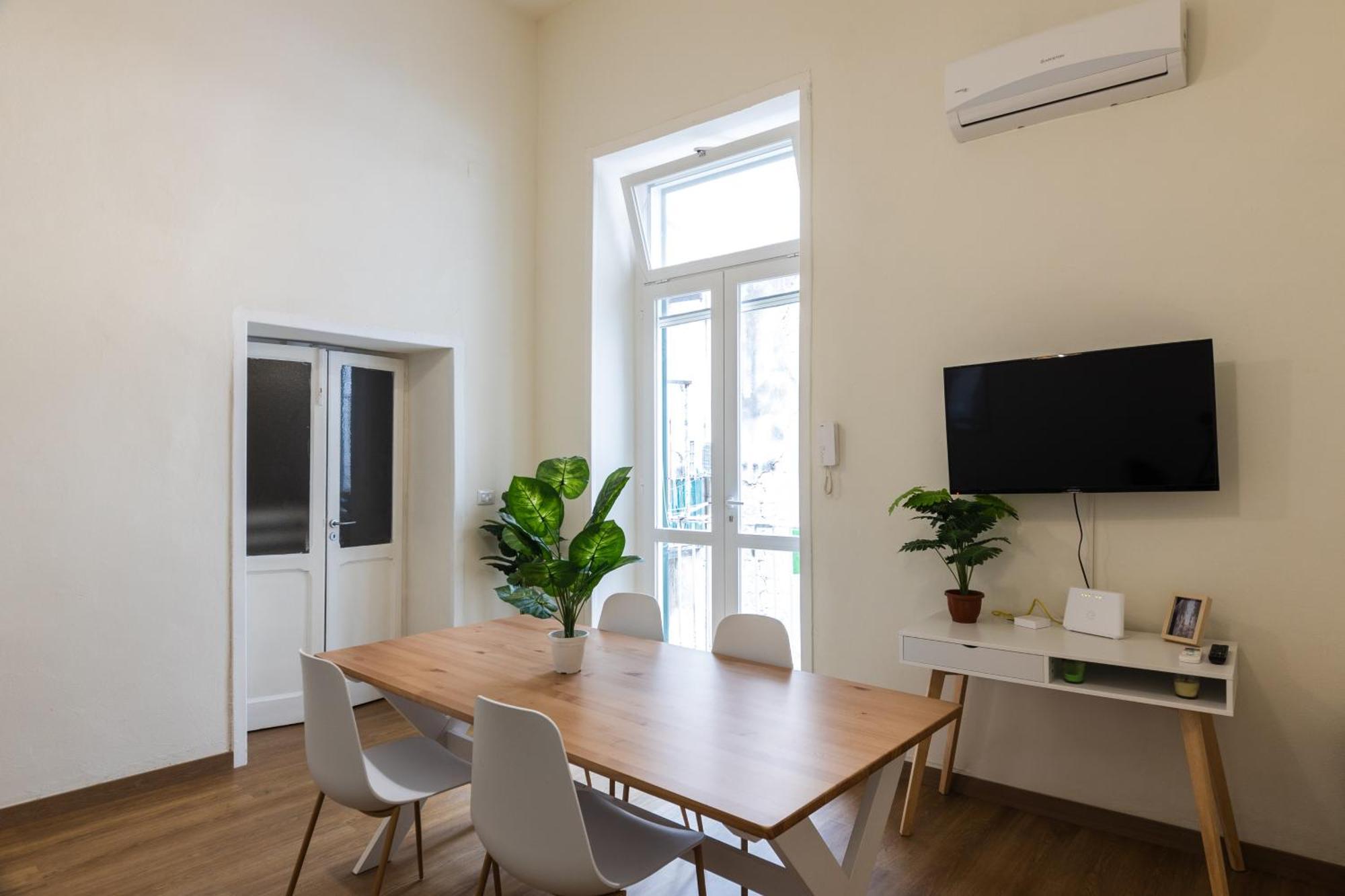 Cozy Historical Flat Napoli Apartment ภายนอก รูปภาพ